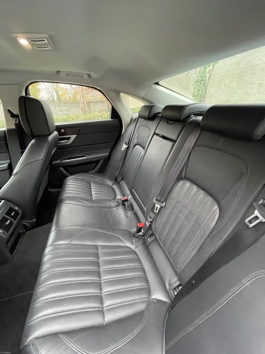 Jaguar XF 2018 - Image 6