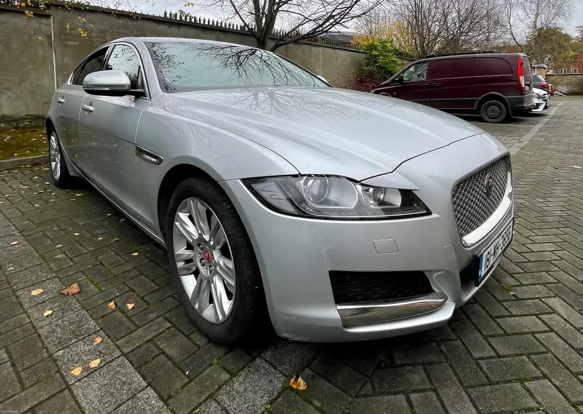 Jaguar XF 2018 - Image 2