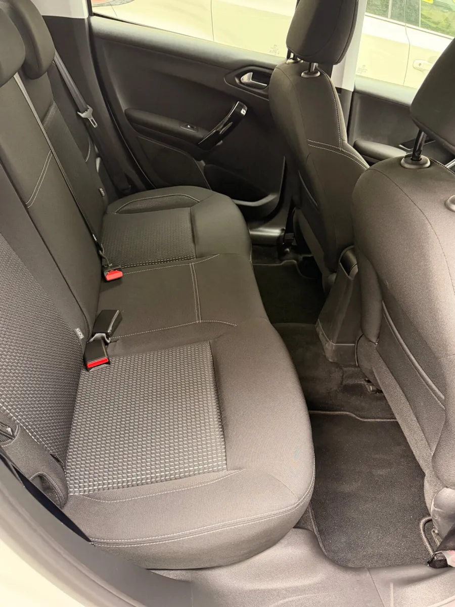 Peugeot 208 2020 1.2 Petrol Automatic - Image 5