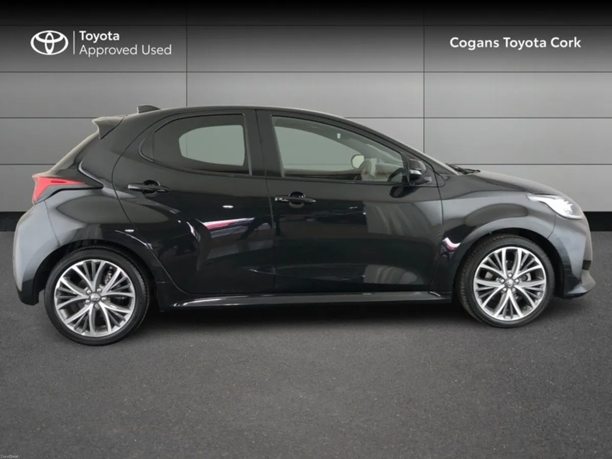 Toyota Yaris YARIS HYBRID 1.5 PLATINUM - Image 3