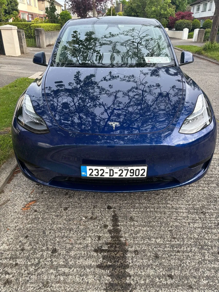 Tesla Model Y 2023 - Image 1
