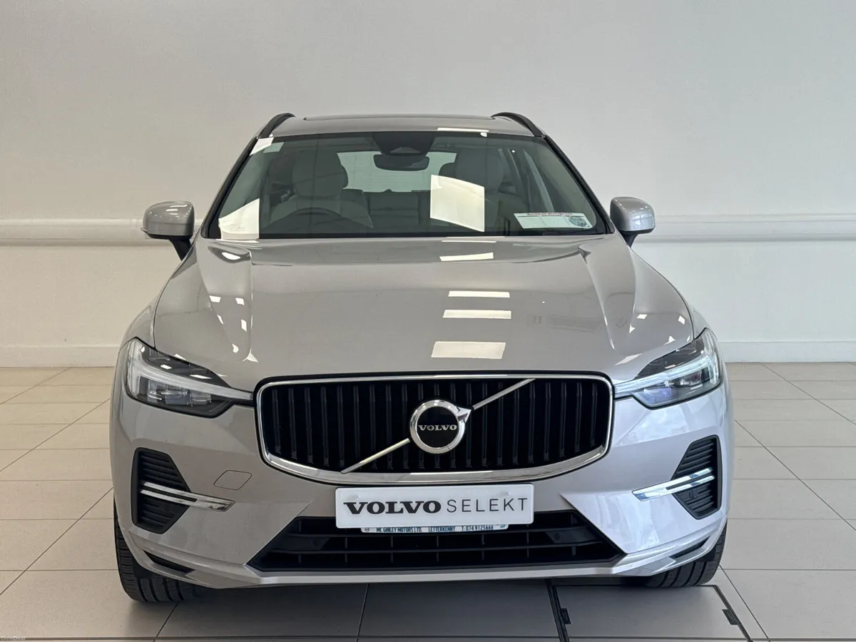 Volvo XC60 2022 - Image 2