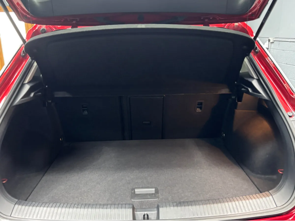 Volkswagen T-Roc STYLE 2.0 TDI MANUAL 6SPEED FWD 1 - Image 5