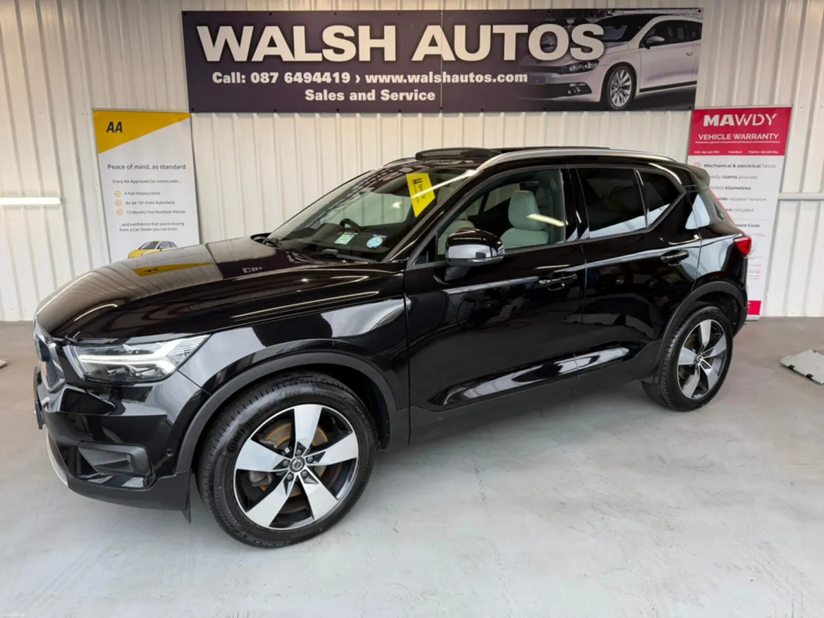 Volvo XC40 D4 AWD MOMENTUM PRO 5DR A AUTO - Image 2