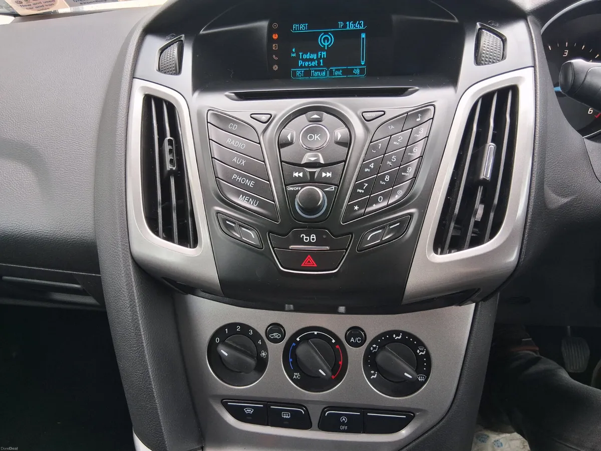 Ford Focus 2014 - Image 2