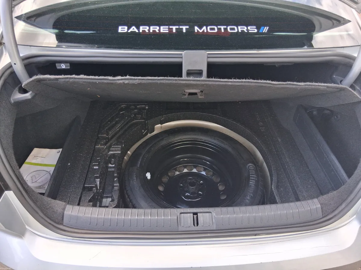 Volkswagen Passat 2015 - Image 5