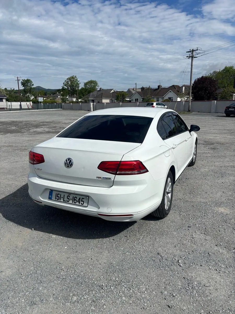 2015 Volkswagen Passat - Image 4