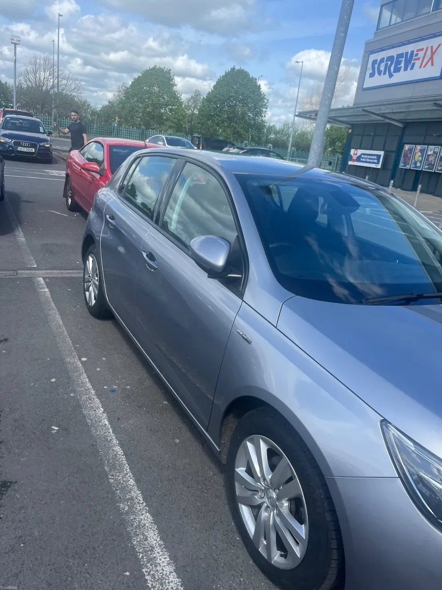 Peugeot 308 2019 - Image 2