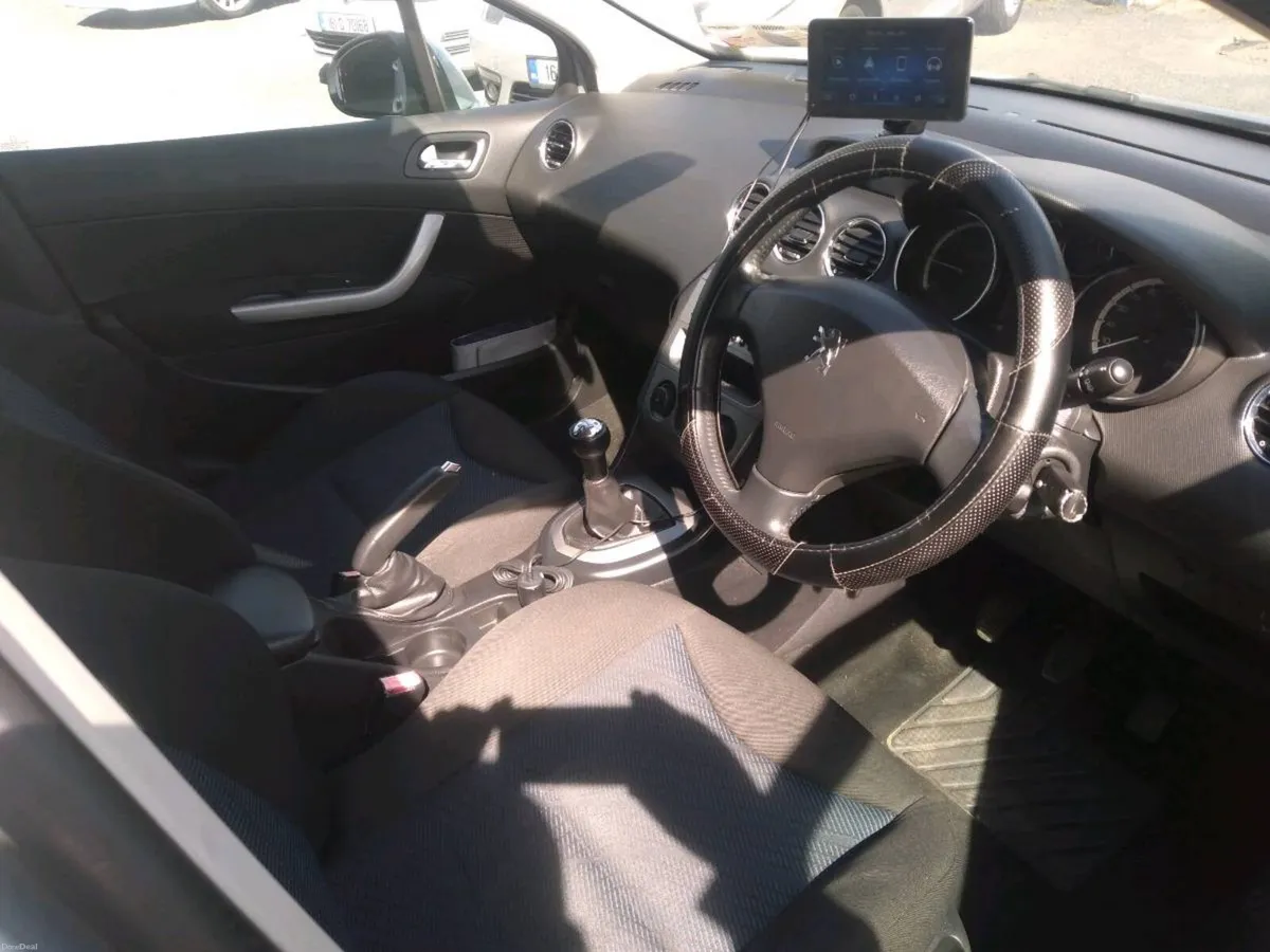 Peugeot 308 - Image 5
