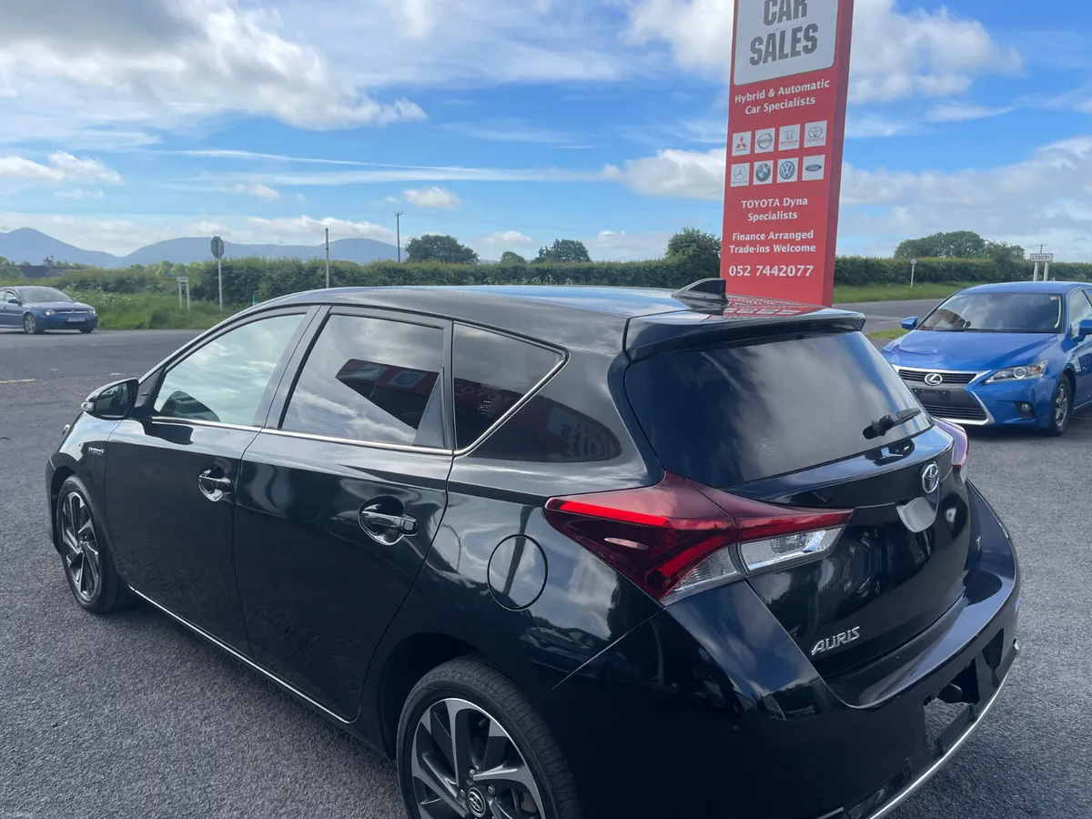2017-1 Toyota Auris - Image 4