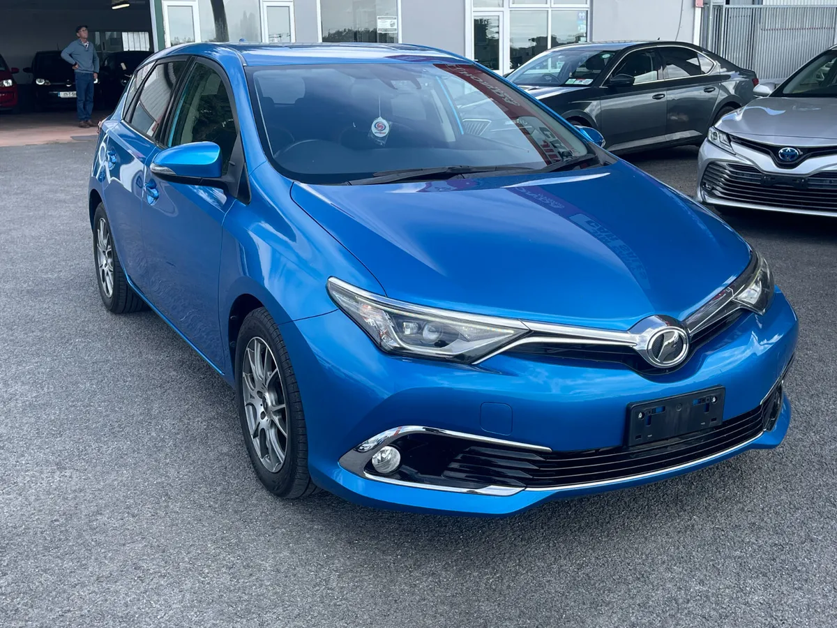 2015–1 Toyota Auris - Image 1