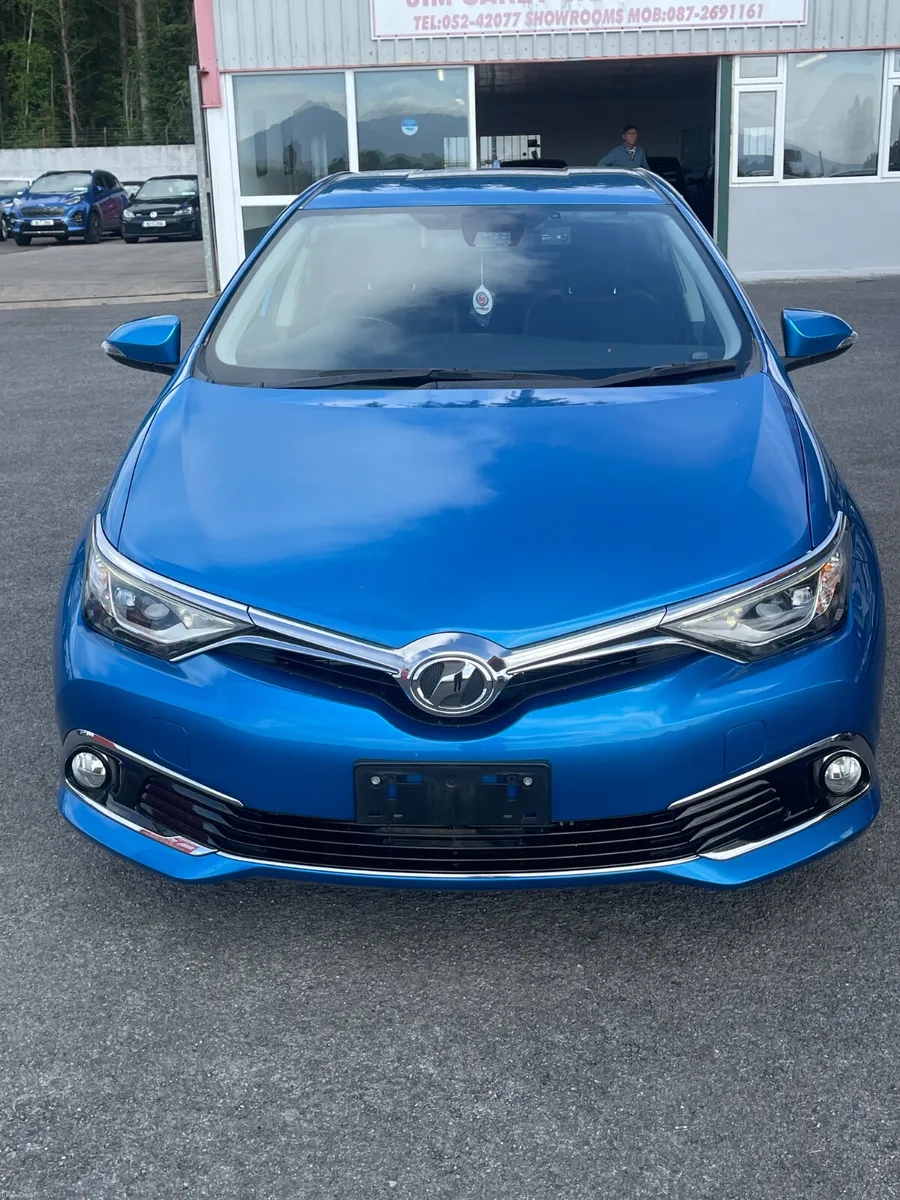 2015–1 Toyota Auris - Image 2