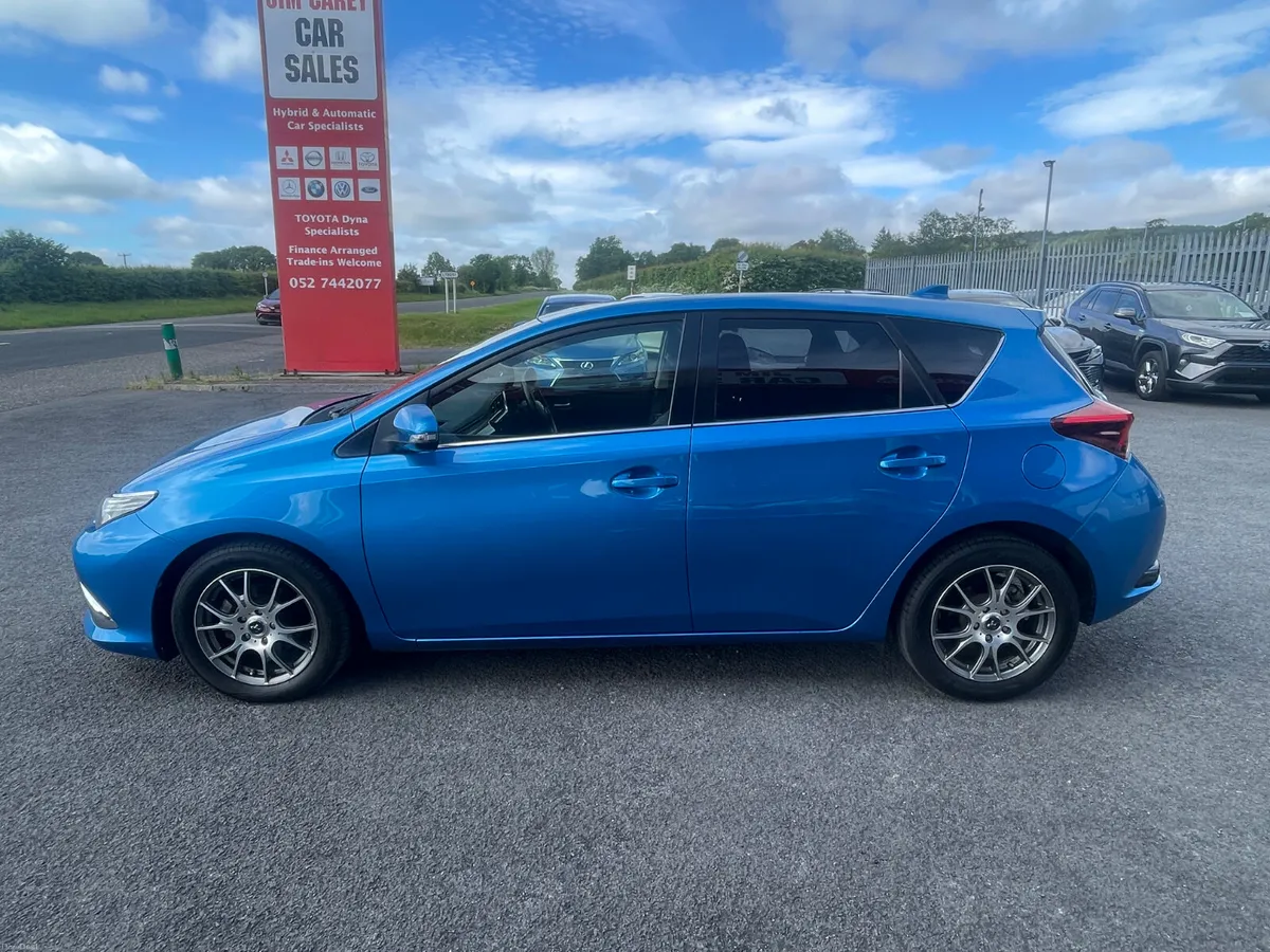 2015–1 Toyota Auris - Image 4