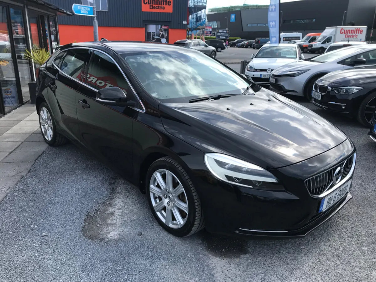 2018 VOLVO V40 D4 AUTOMATIC - Image 4