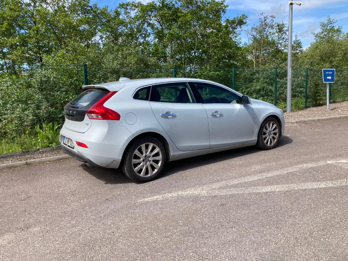 2013 Volvo V40 1.6 Petrol Automatic Low Klm - Image 3