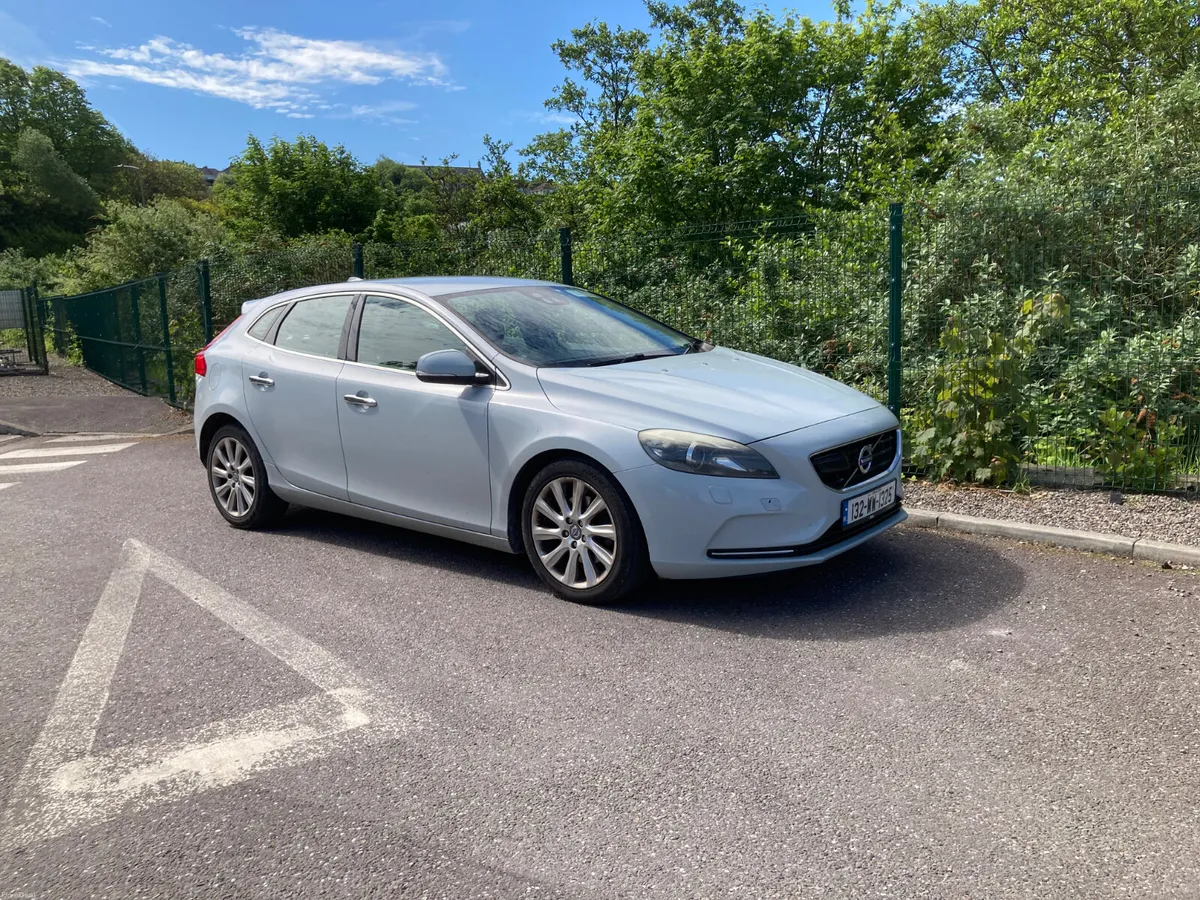2013 Volvo V40 1.6 Petrol Automatic Low Klm - Image 1