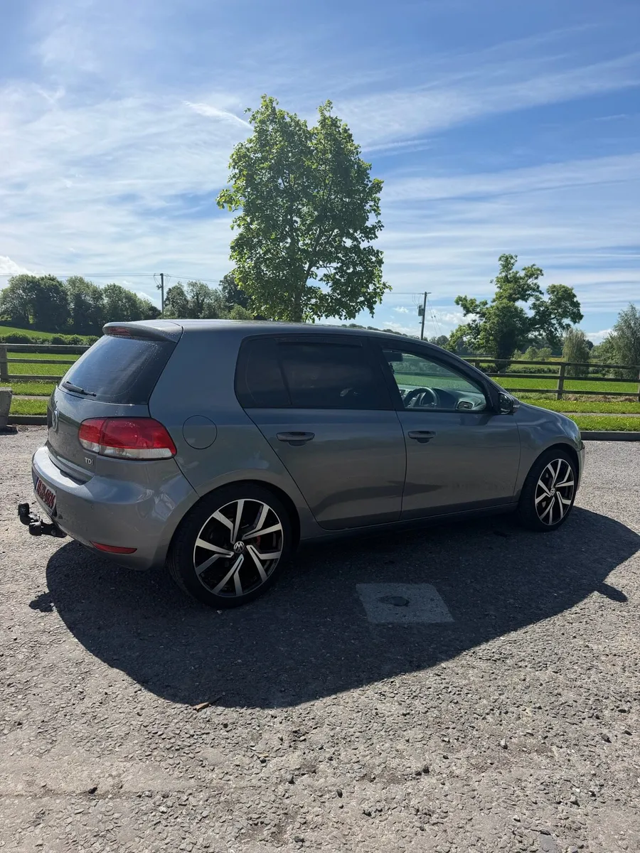 Volkswagen Golf 2011 AUTO 1.6 TDI - Image 4