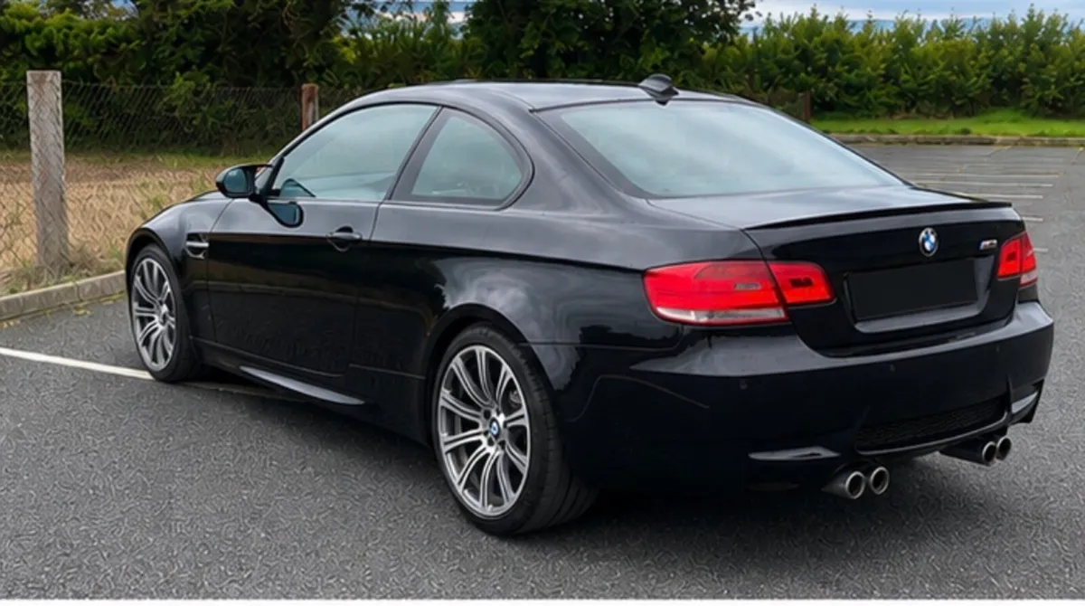 E92 M3 V8 2008 - Image 2