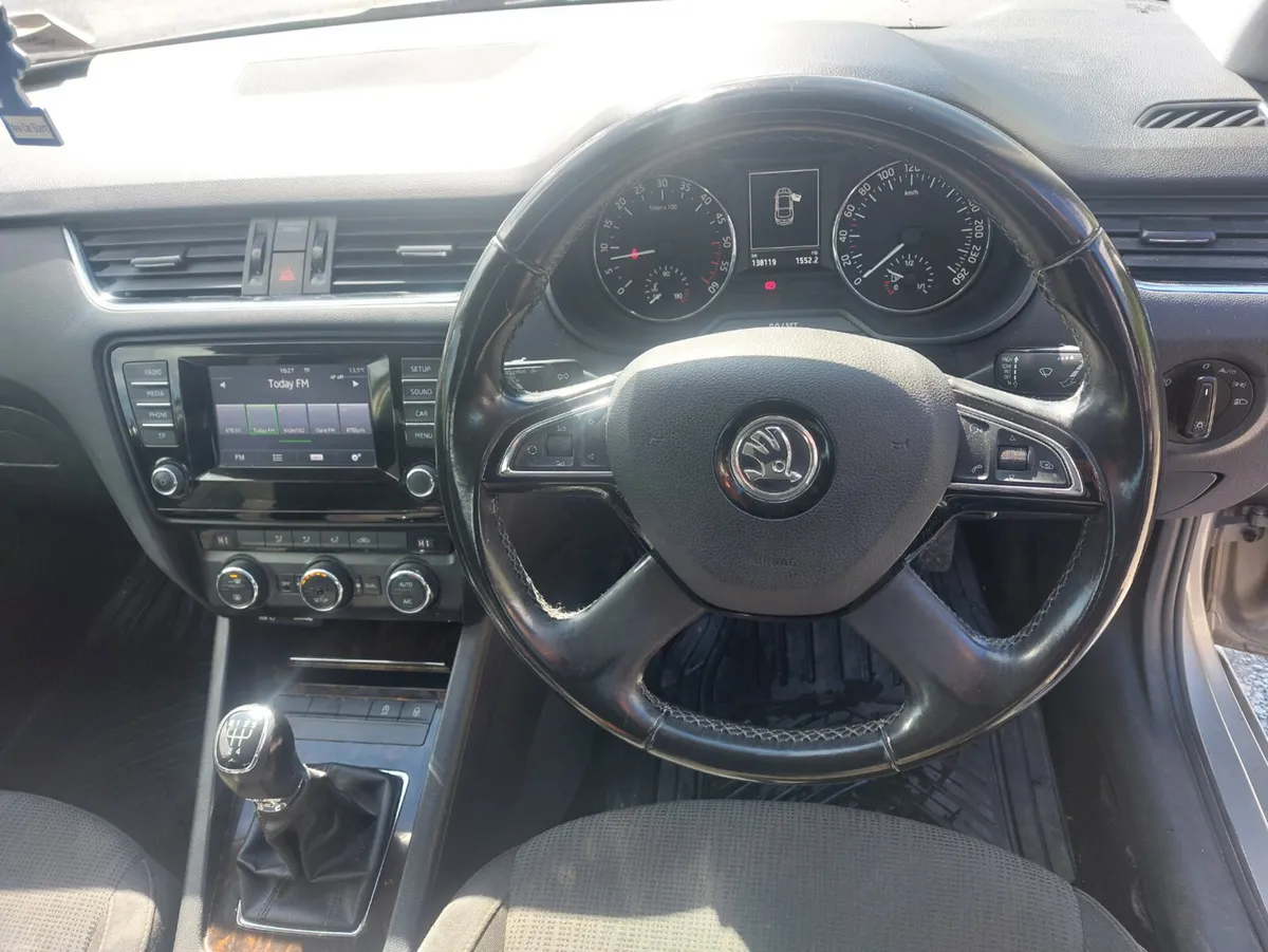 Skoda Octavia 2014 - Image 2