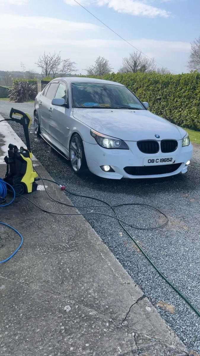 BMW 520d - Image 1