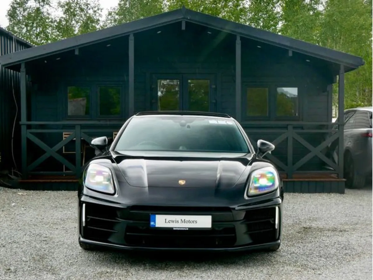 Porsche Panamera 4 E-HYBRID, SPORTS EXHAUST, TILT - Image 2