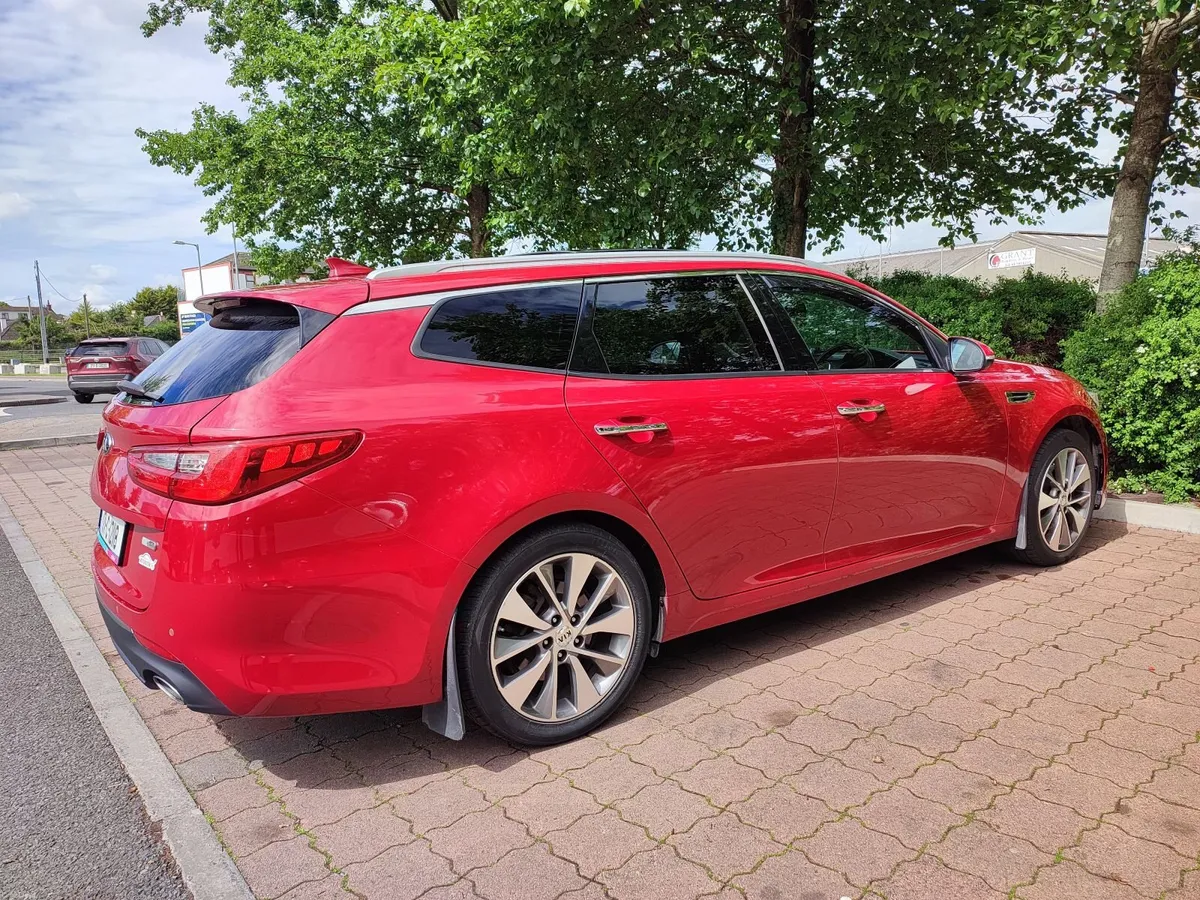 Pristine 171 Kia Optima Estate Automatic Diesel - Image 1