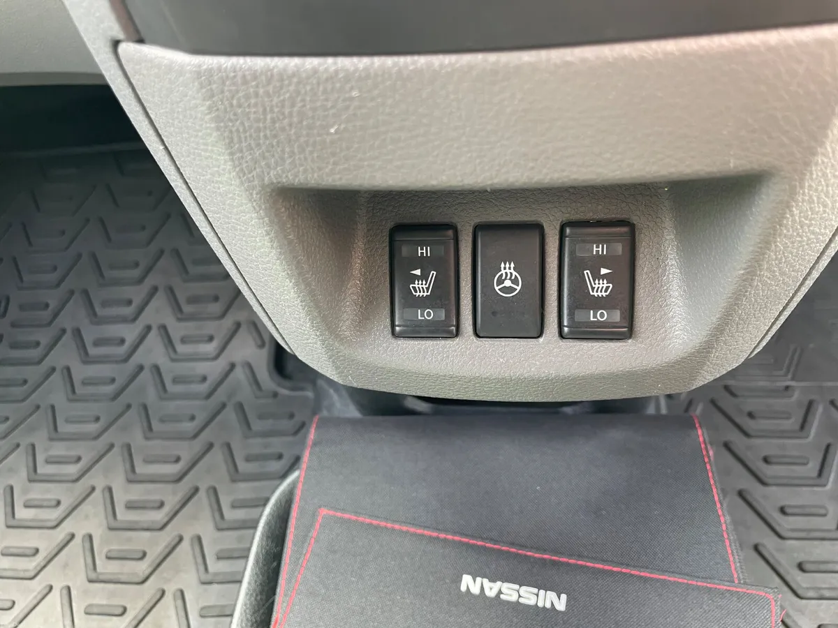 PRICE EX VAT - 40KWH - HEATED LEATHER - TINY KMS - Image 3