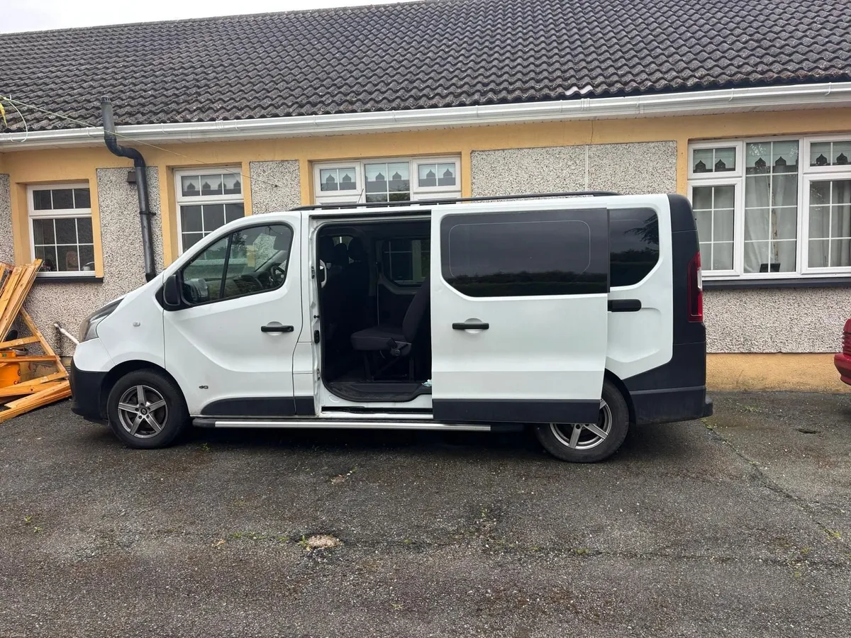 Renault Trafic 2016 - Image 2