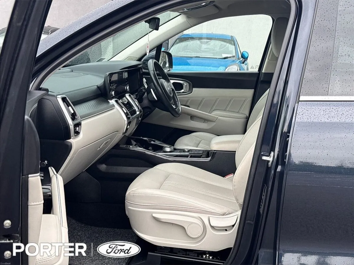 Kia Sorento 2.2 K3 4X2 Diesel AUTO - Image 4