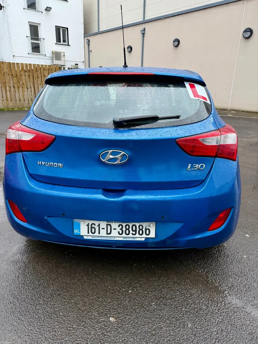 Car - Image 2