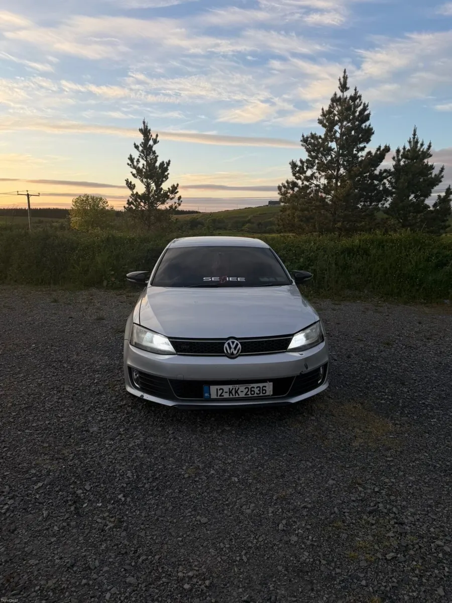 Volkswagen Jetta 2012 - Image 3