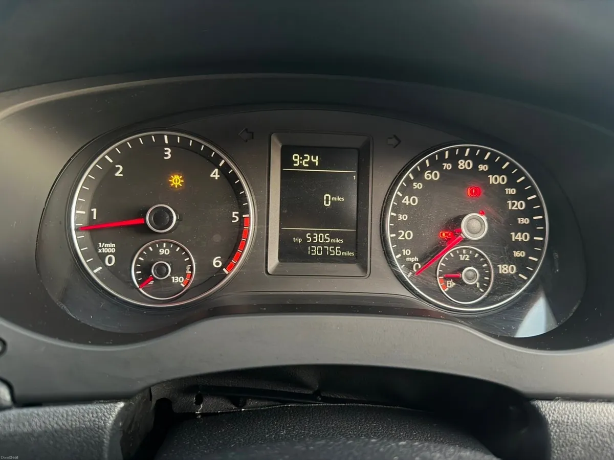 Volkswagen Jetta 2012 - Image 4