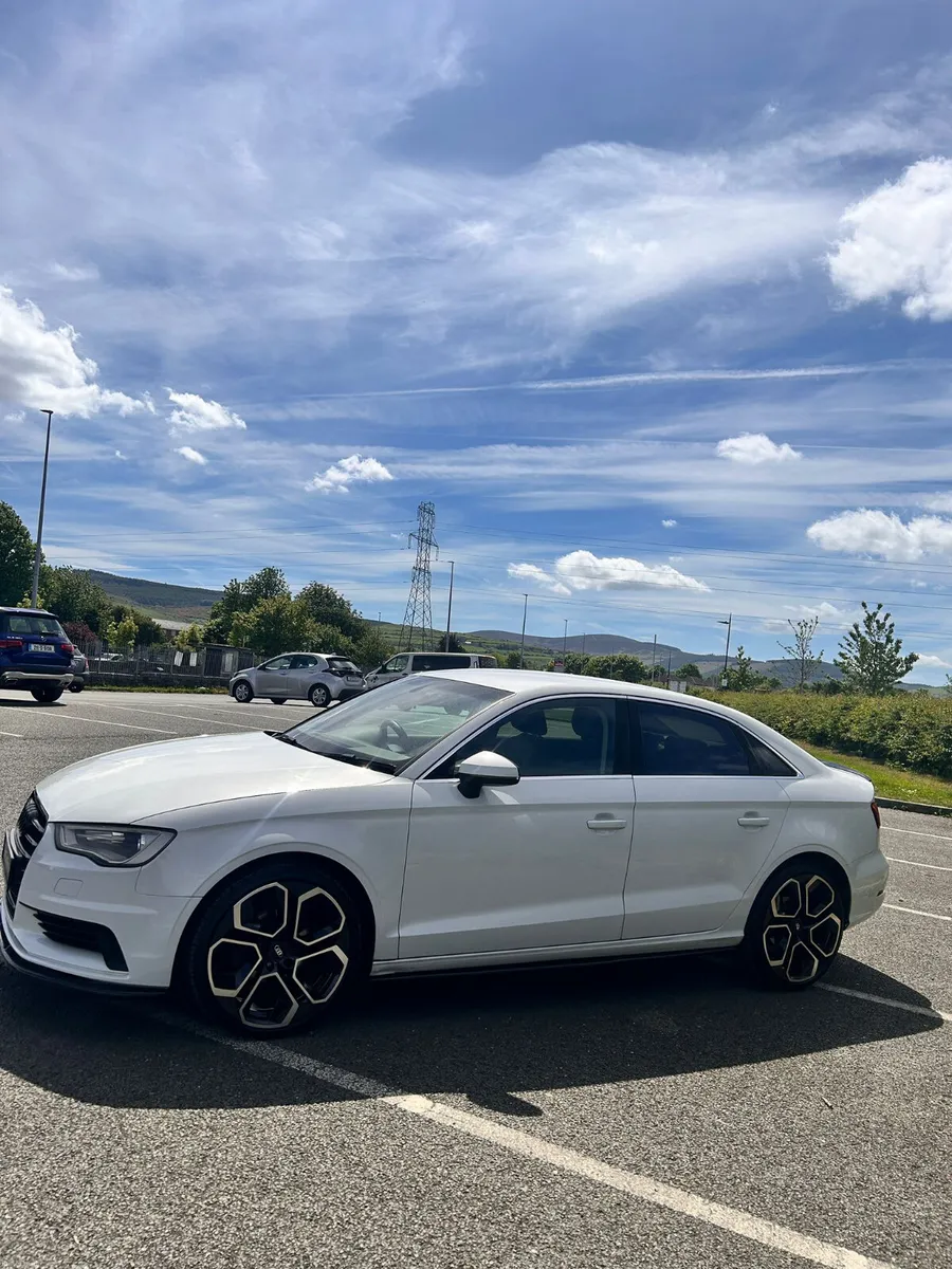 AUDI A3 SALOON 2015 AUTO - Image 5