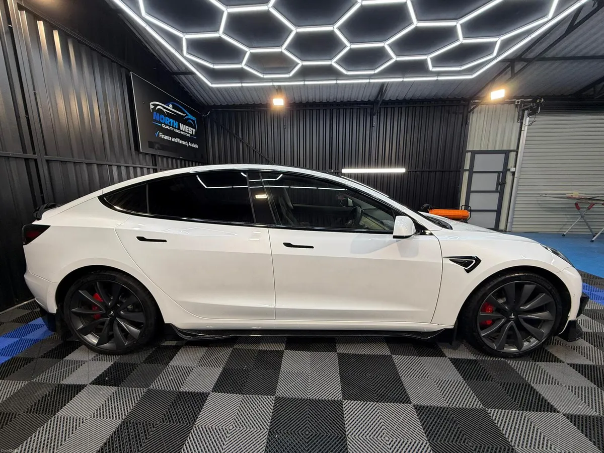 Tesla Model 3 2020 Preformance 0-60 3.2 sec - Image 3