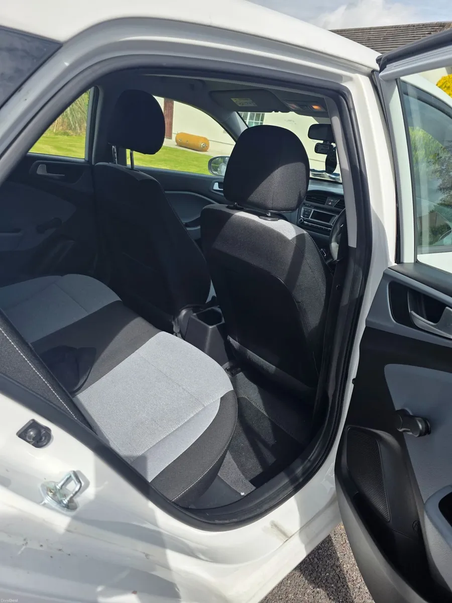Hyundai i20 2016 - Image 2