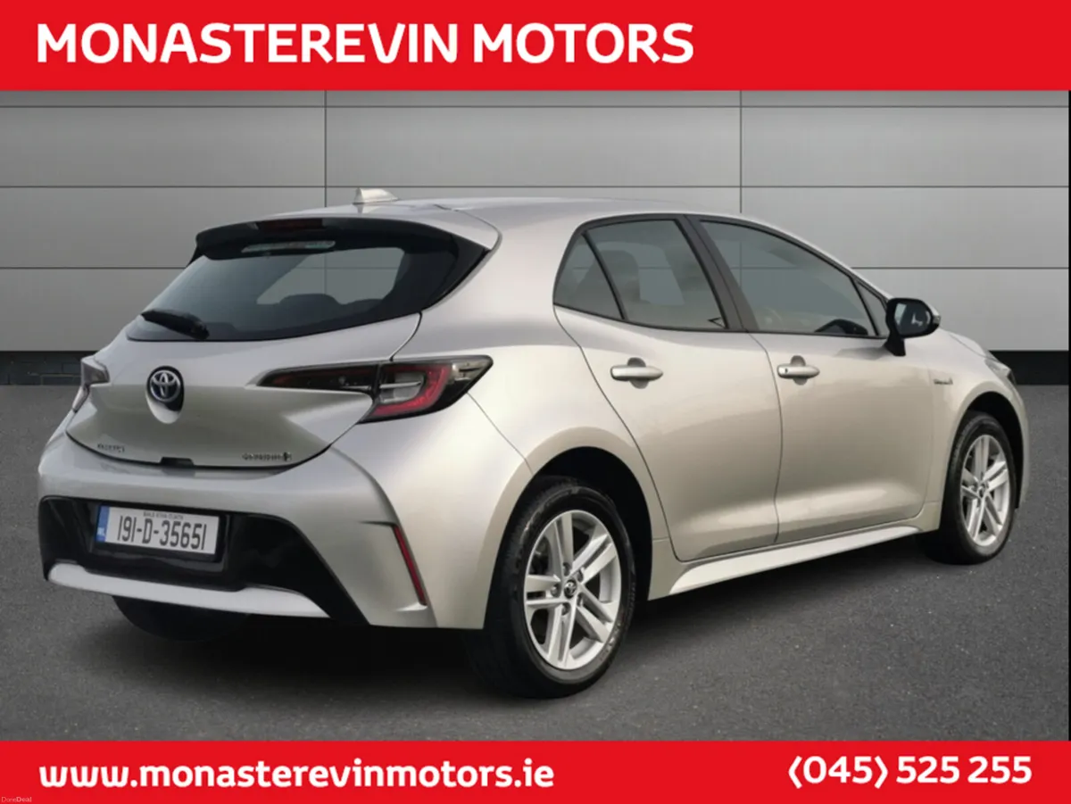 Toyota Corolla LUNA H/B 4DR AUTO HYBRID - Image 3