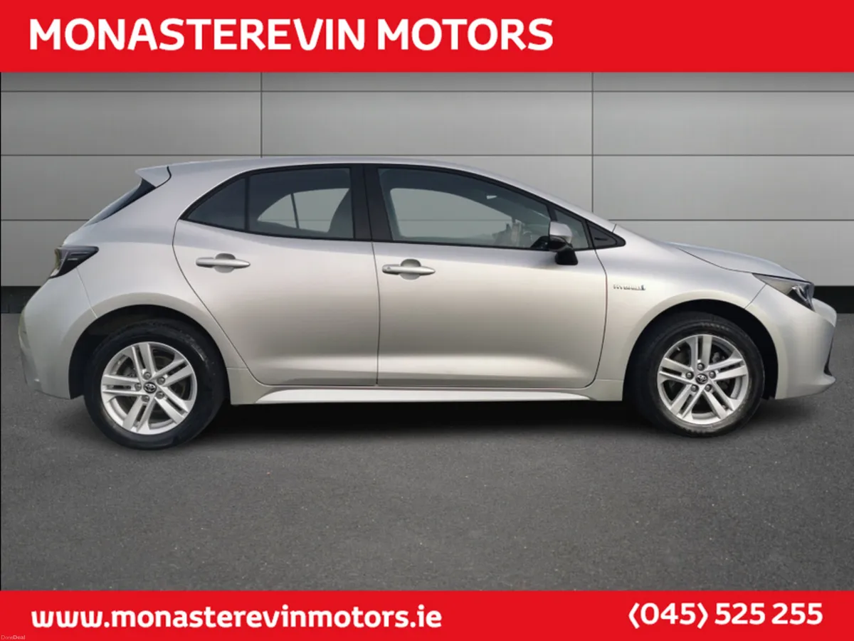 Toyota Corolla LUNA H/B 4DR AUTO HYBRID - Image 4