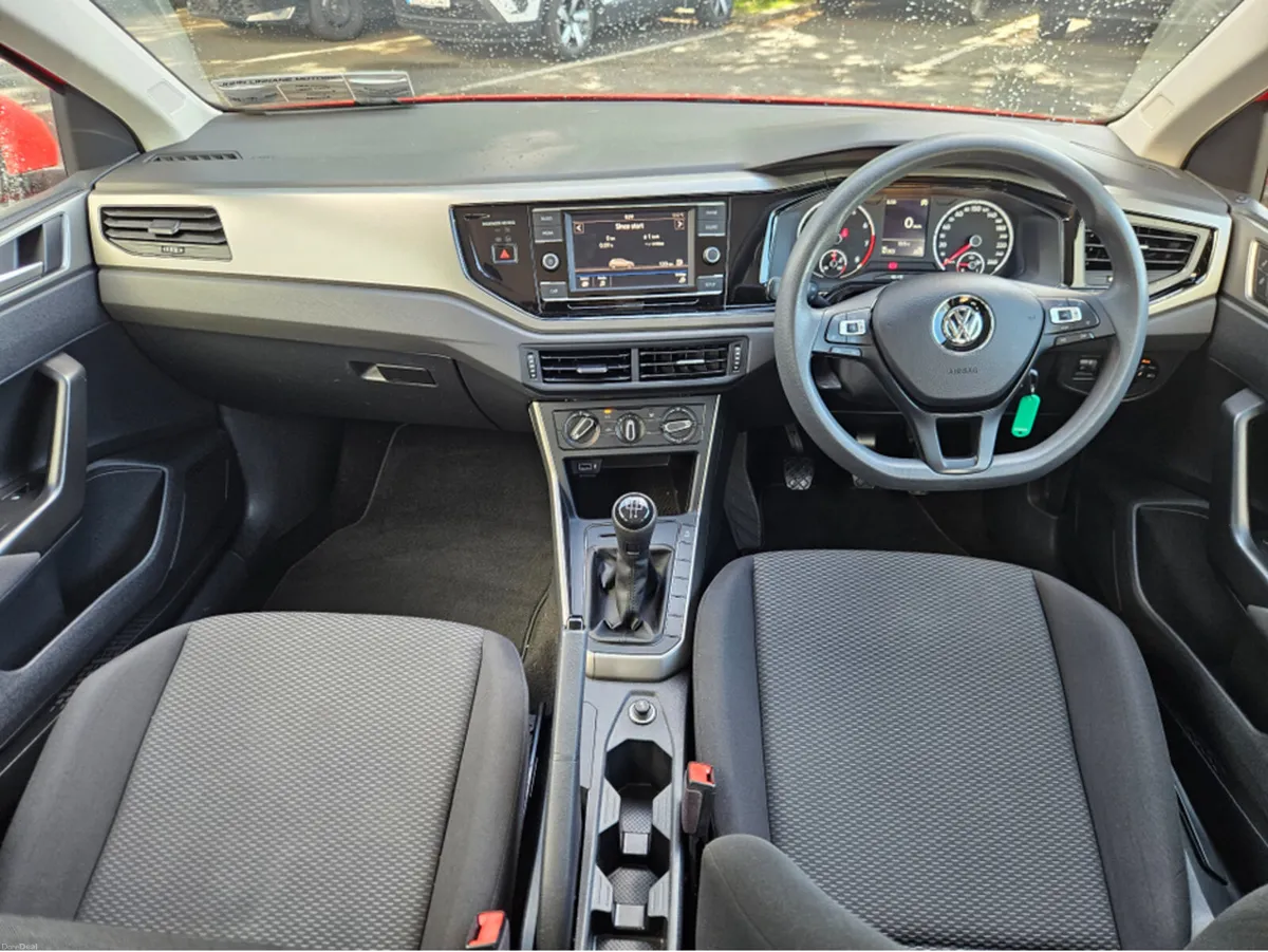 Volkswagen Polo LE 1.0 MANUAL 5SPEED 65HP 5DR - Image 2
