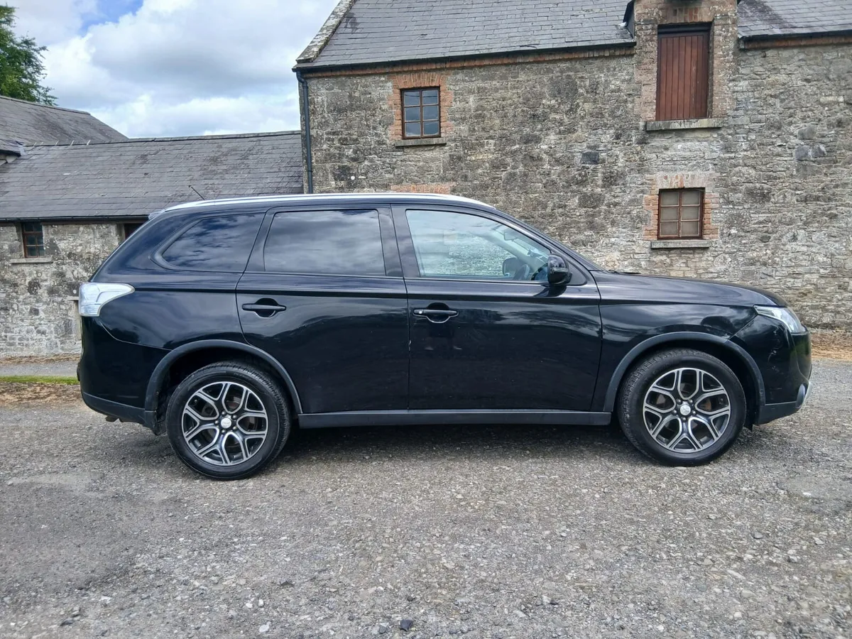 Mitsubishi Outlander 2.2 diesel ( NCT and TAX - Image 4