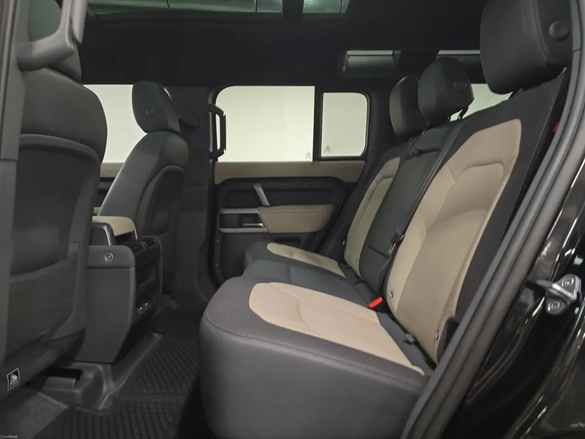 Land Rover Defender Diesel Estate X-Dynamic SE - Image 4