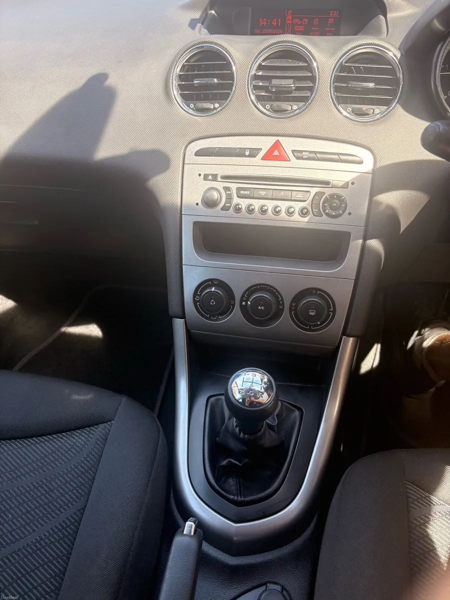 Peugeot 308 2013 - 102KM - Image 2