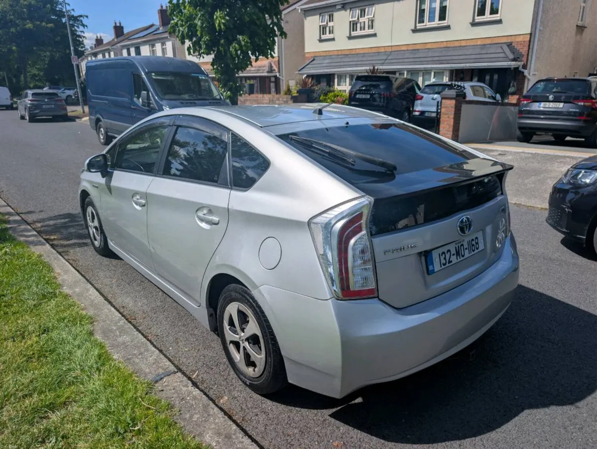 Toyota Prius 1.8 HYBRID NCT 08/2027 - Image 3