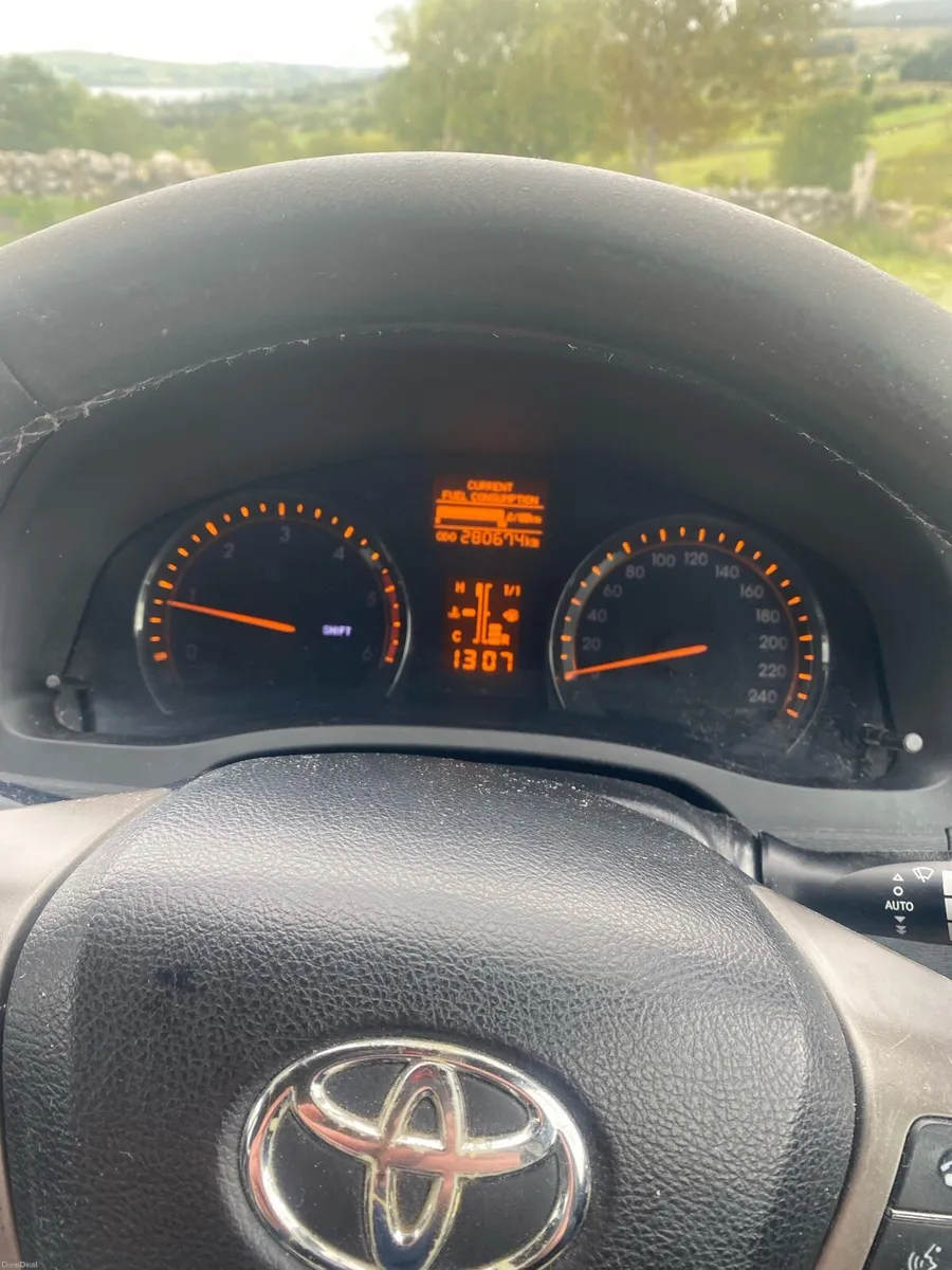 Toyota Avensis NCT 02/27 - Image 3