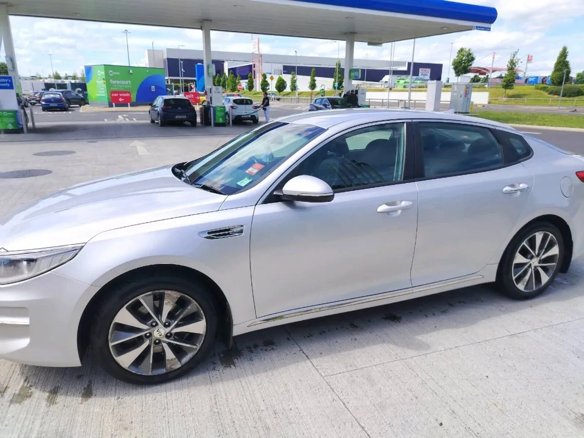 KIA OPTIMA - LOW MILEAGE - Platinum model - Image 4