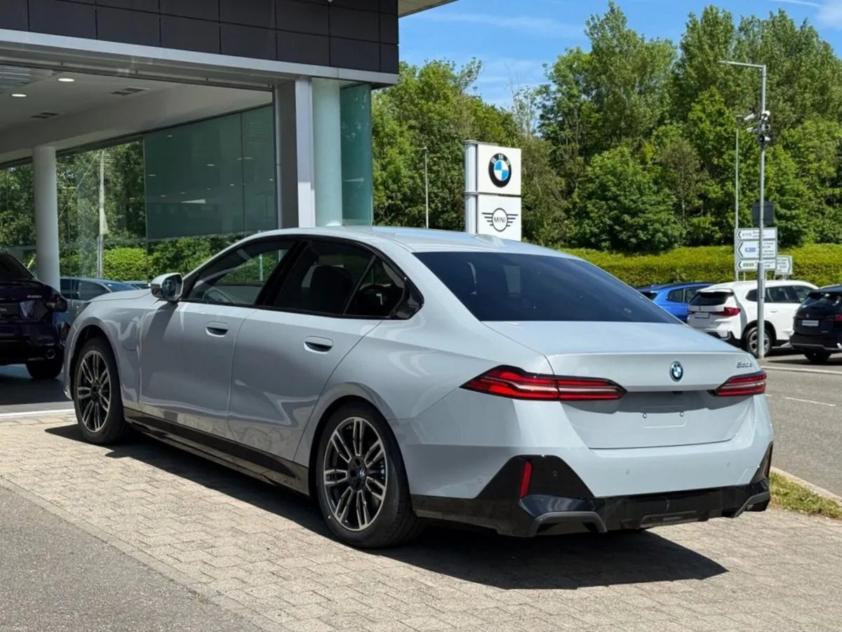 BMW 5-Series 530e M Sport Saloon - Image 2