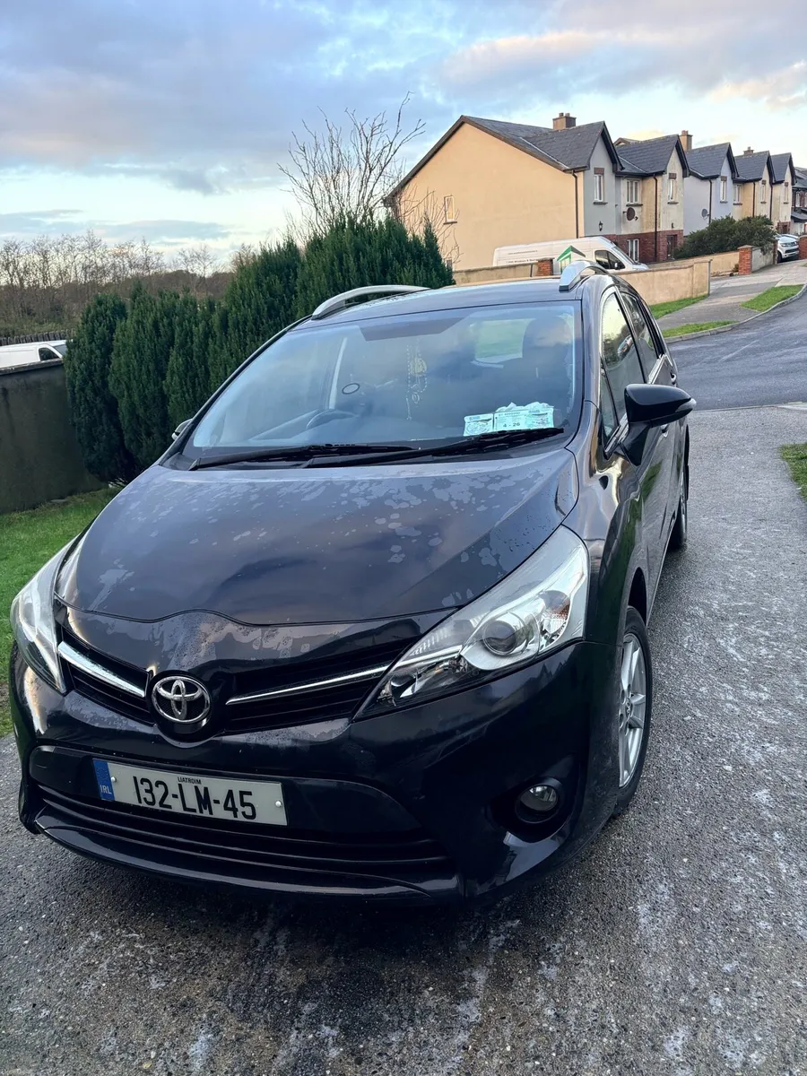 Toyota verso quick sale - Image 1