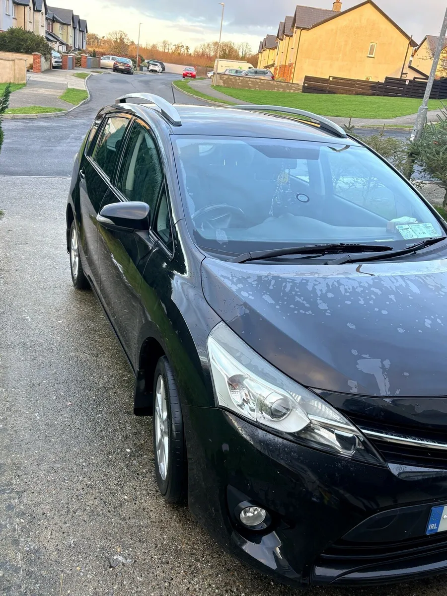 Toyota verso quick sale - Image 3