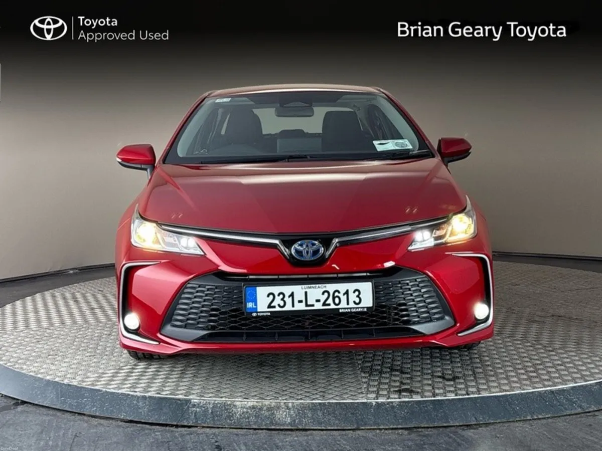 Toyota Corolla HYBRID LUNA SALOON - Image 5