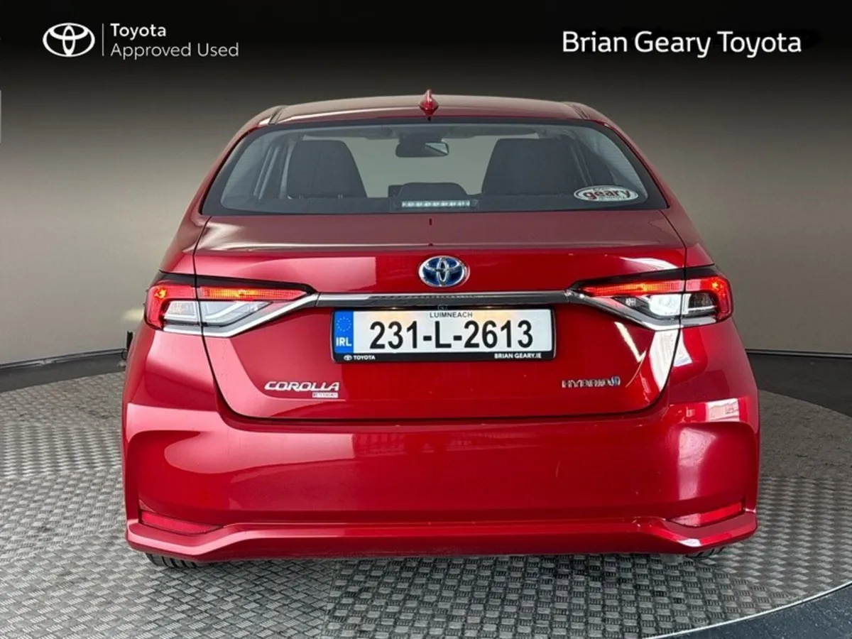Toyota Corolla HYBRID LUNA SALOON - Image 4