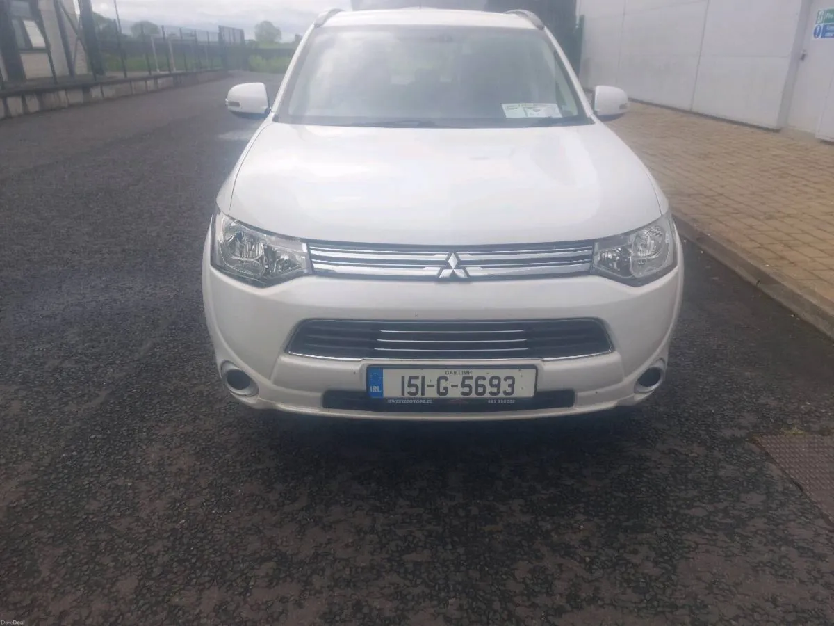 2015 MITSUBISHI OUTLANDER HYBRID 4WD - Image 3